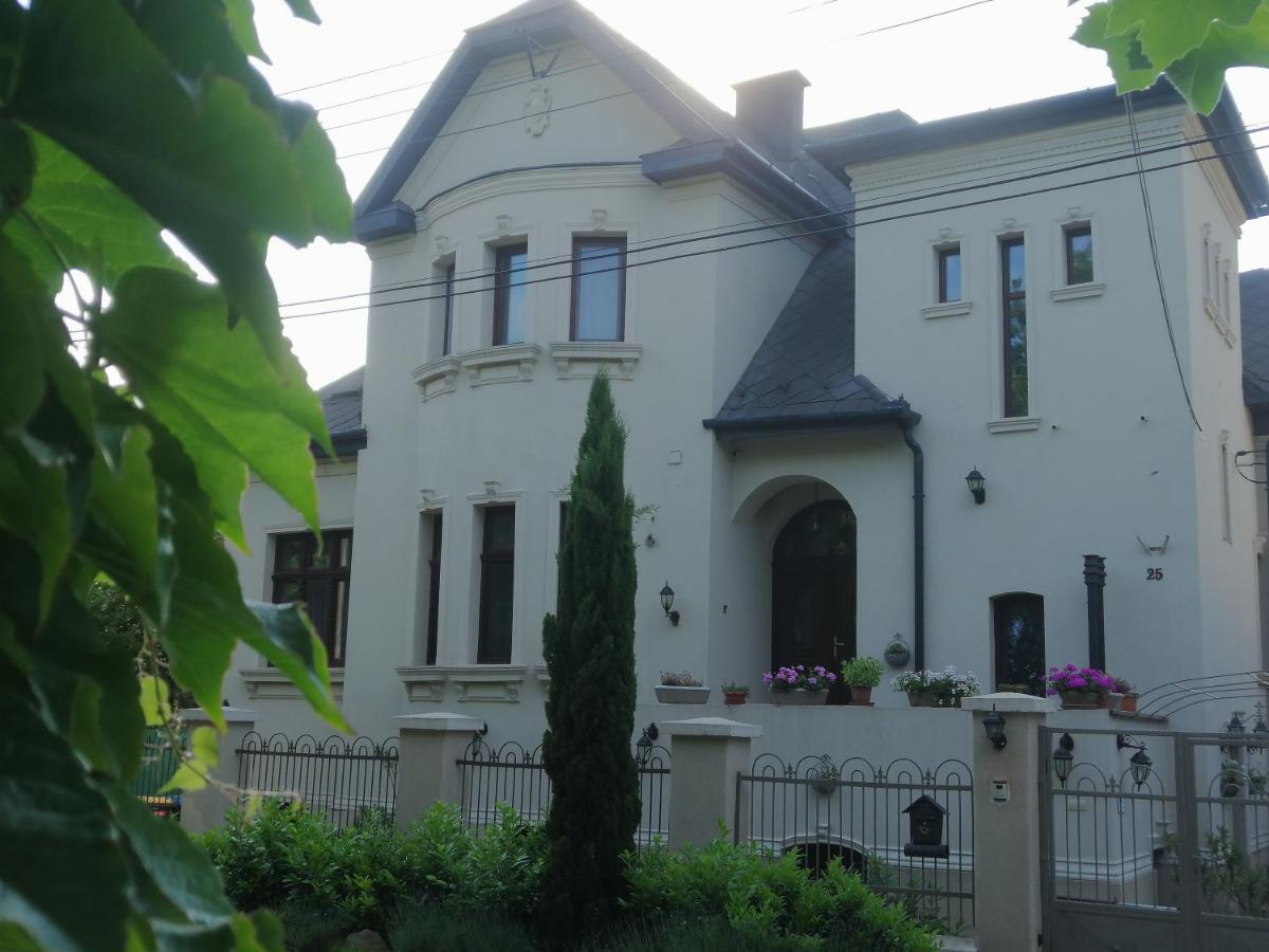 Kuria Apartman Budapest With Free Parking Ngoại thất bức ảnh