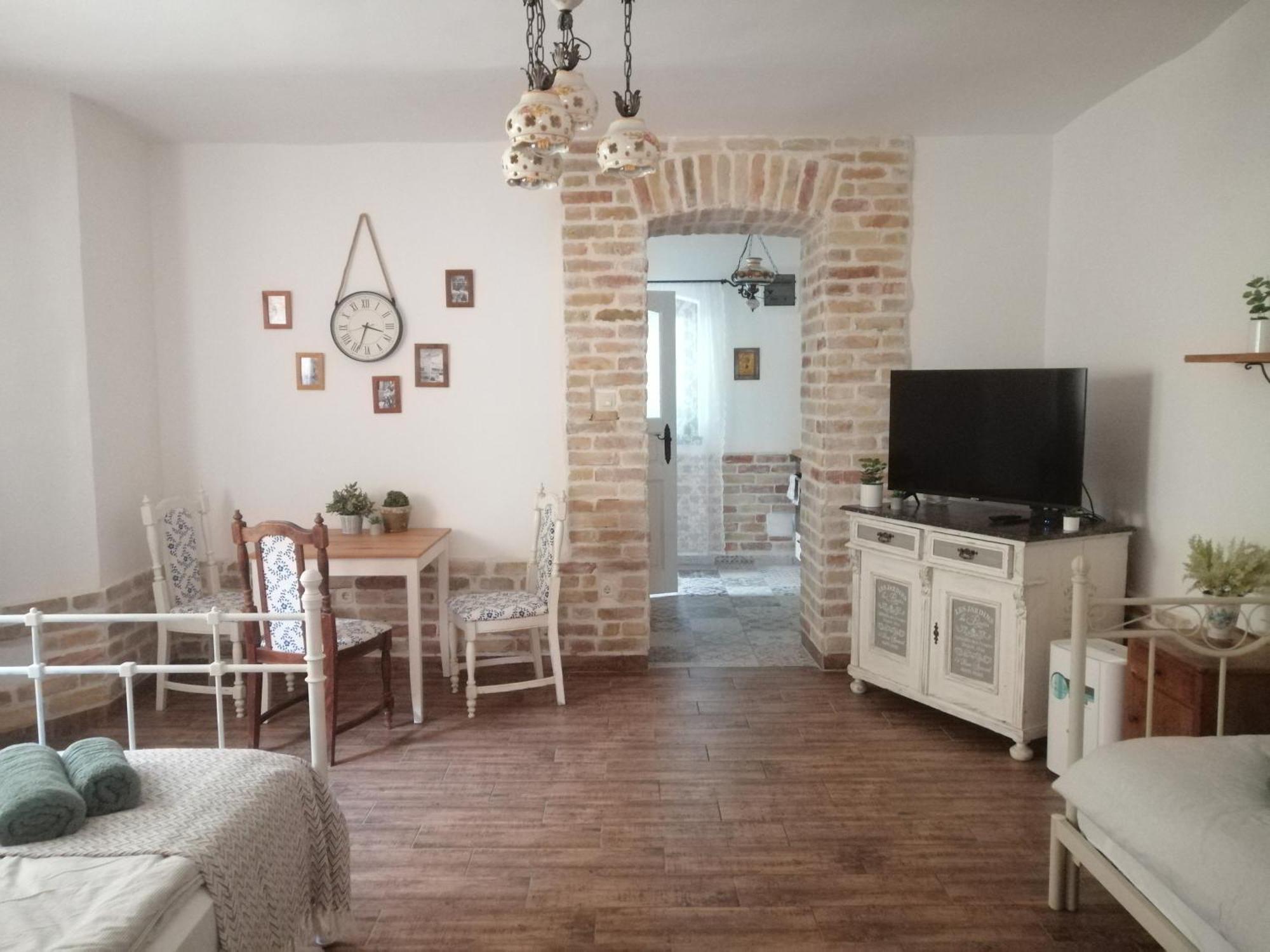 Kuria Apartman Budapest With Free Parking Ngoại thất bức ảnh