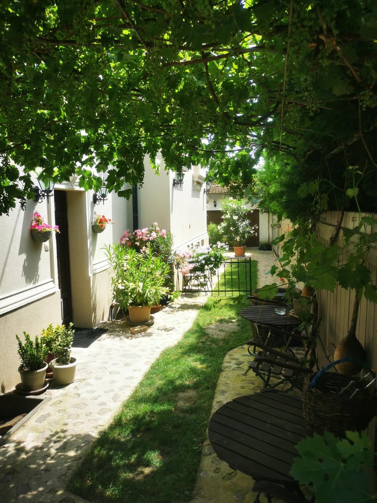 Kuria Apartman Budapest With Free Parking Ngoại thất bức ảnh