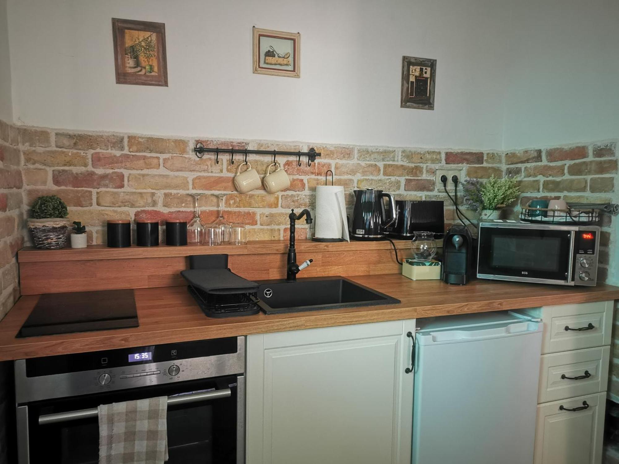 Kuria Apartman Budapest With Free Parking Ngoại thất bức ảnh