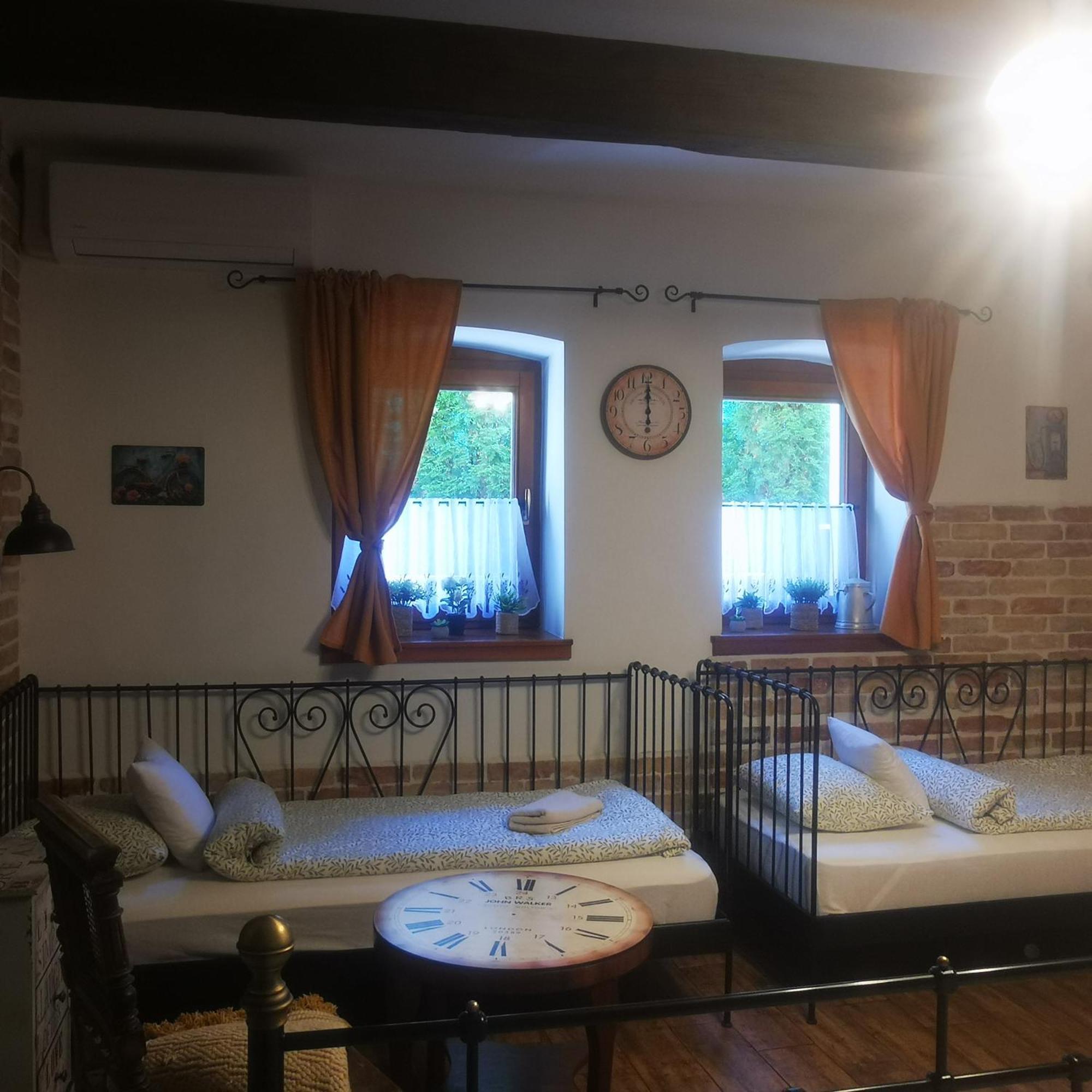 Kuria Apartman Budapest With Free Parking Ngoại thất bức ảnh
